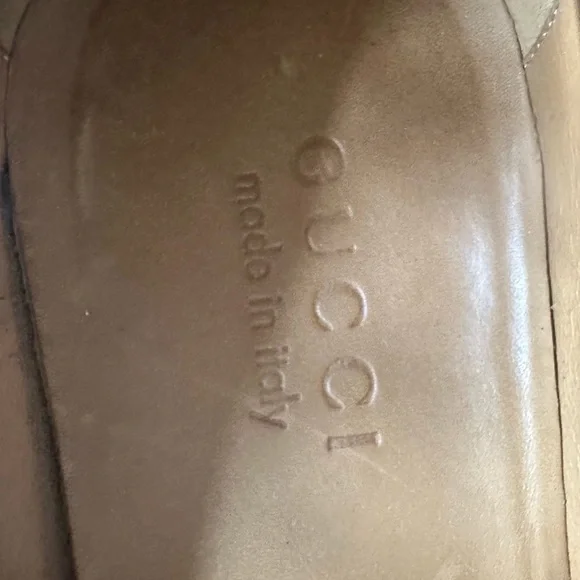 Gucci
Gucci Black Leather Interlocking G Penny Loafers Size 8 - Picture 5 of 16